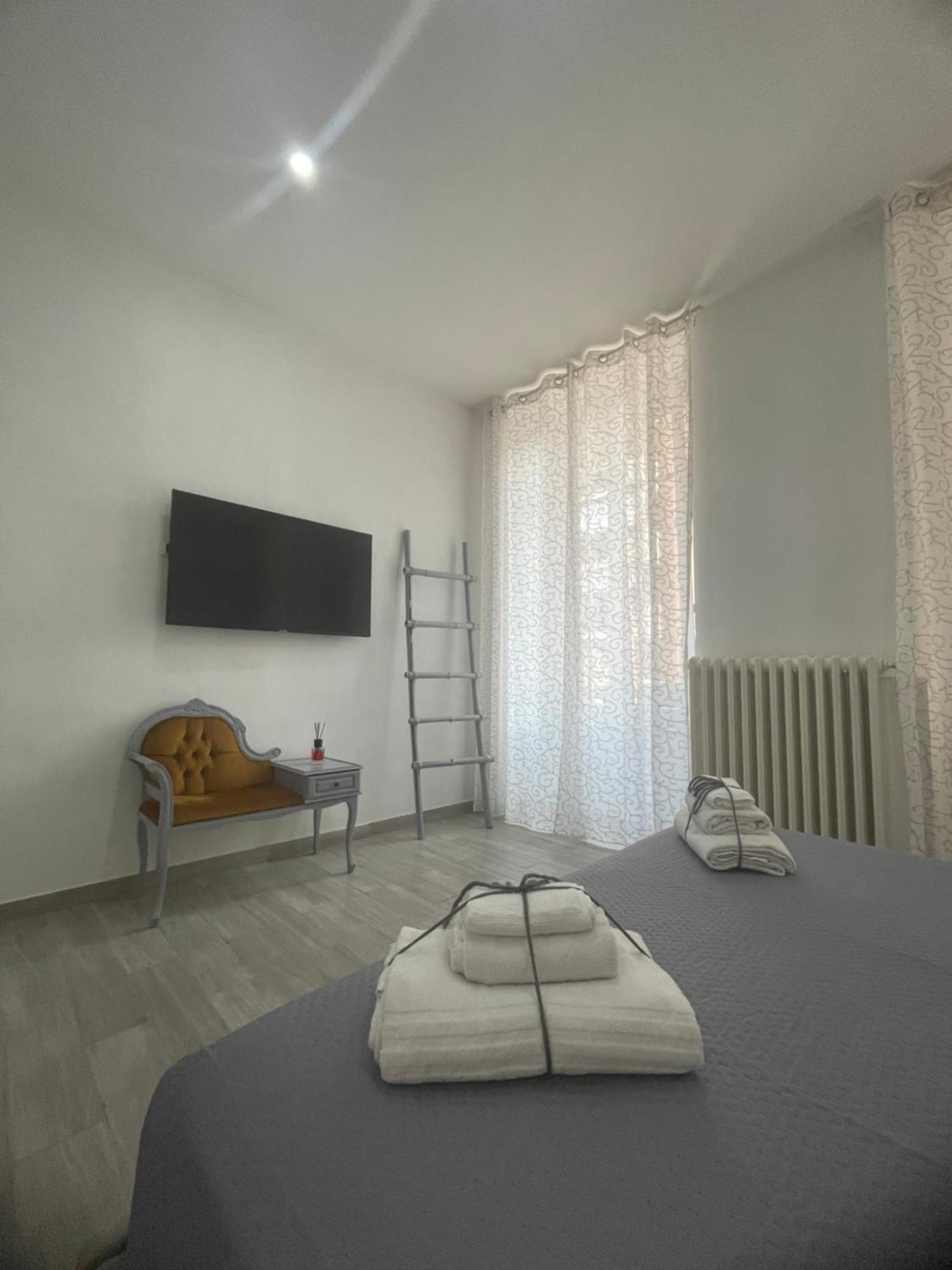 La Casa Nel Viale Apartment Asti Bagian luar foto