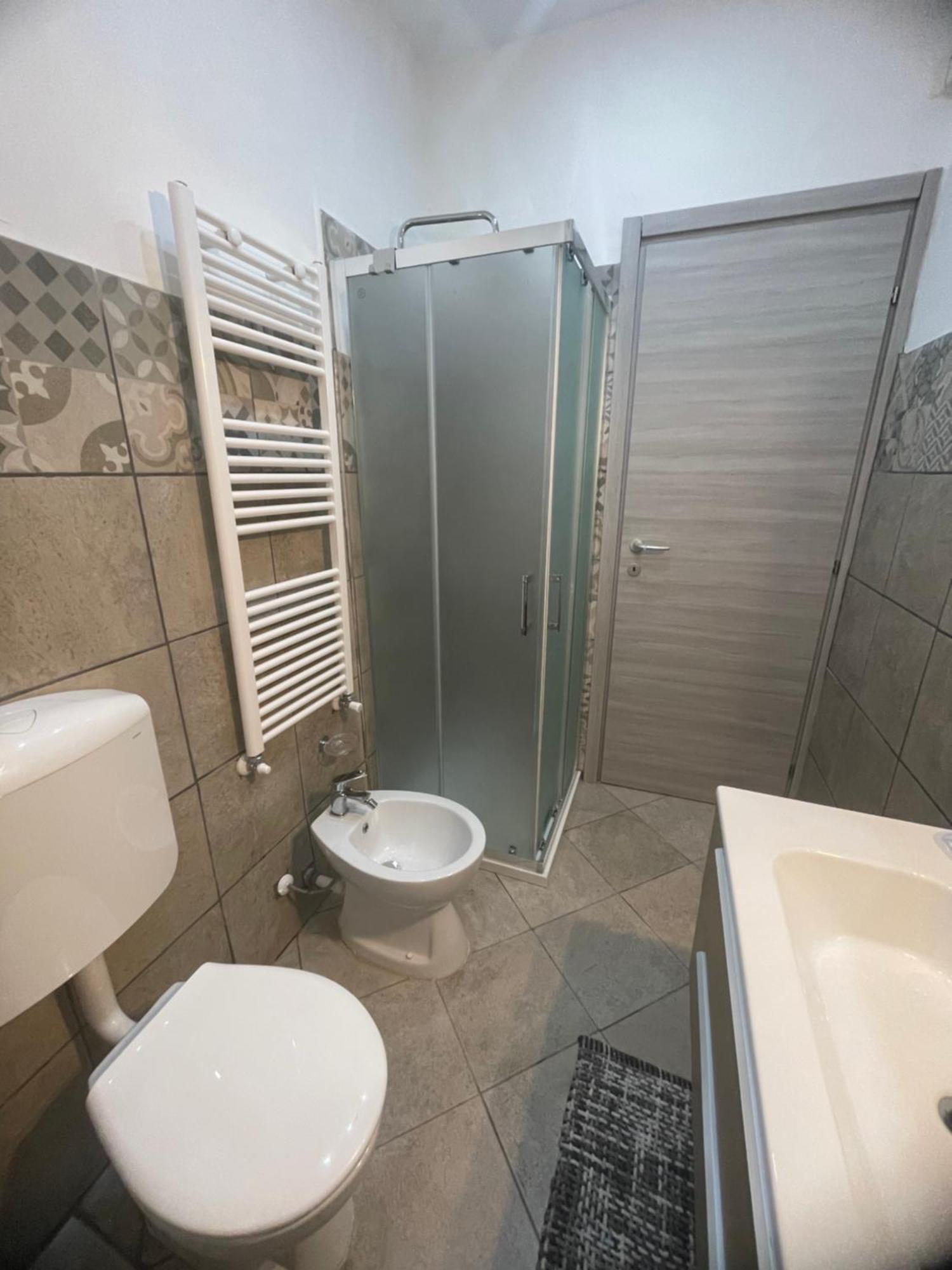 La Casa Nel Viale Apartment Asti Bagian luar foto